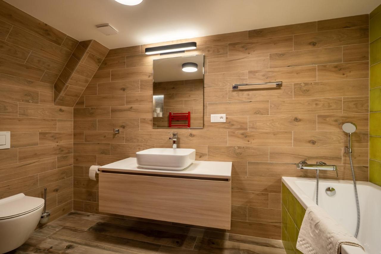 Wellness Rezort Janosikov Dvor Zázrivá Esterno foto