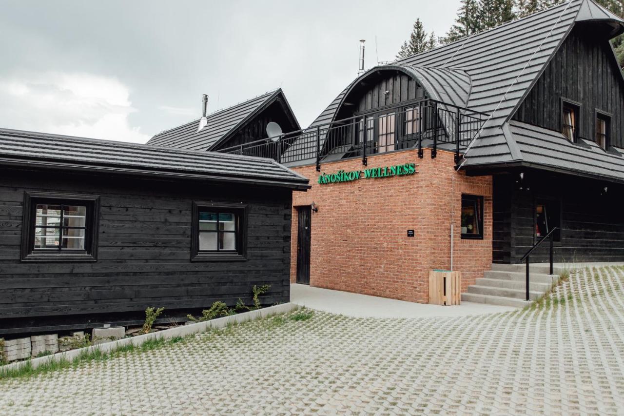 Wellness Rezort Janosikov Dvor Zázrivá Esterno foto