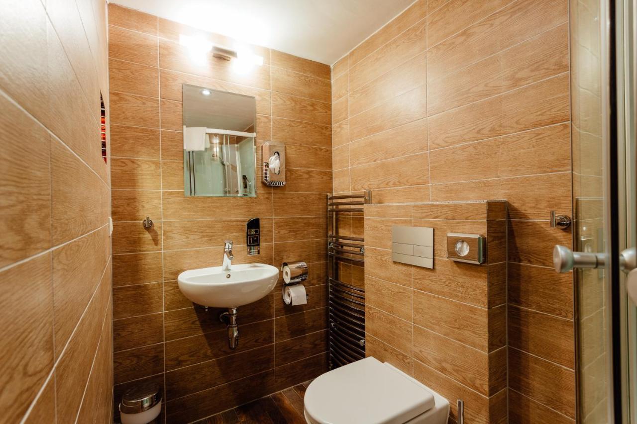 Wellness Rezort Janosikov Dvor Zázrivá Esterno foto