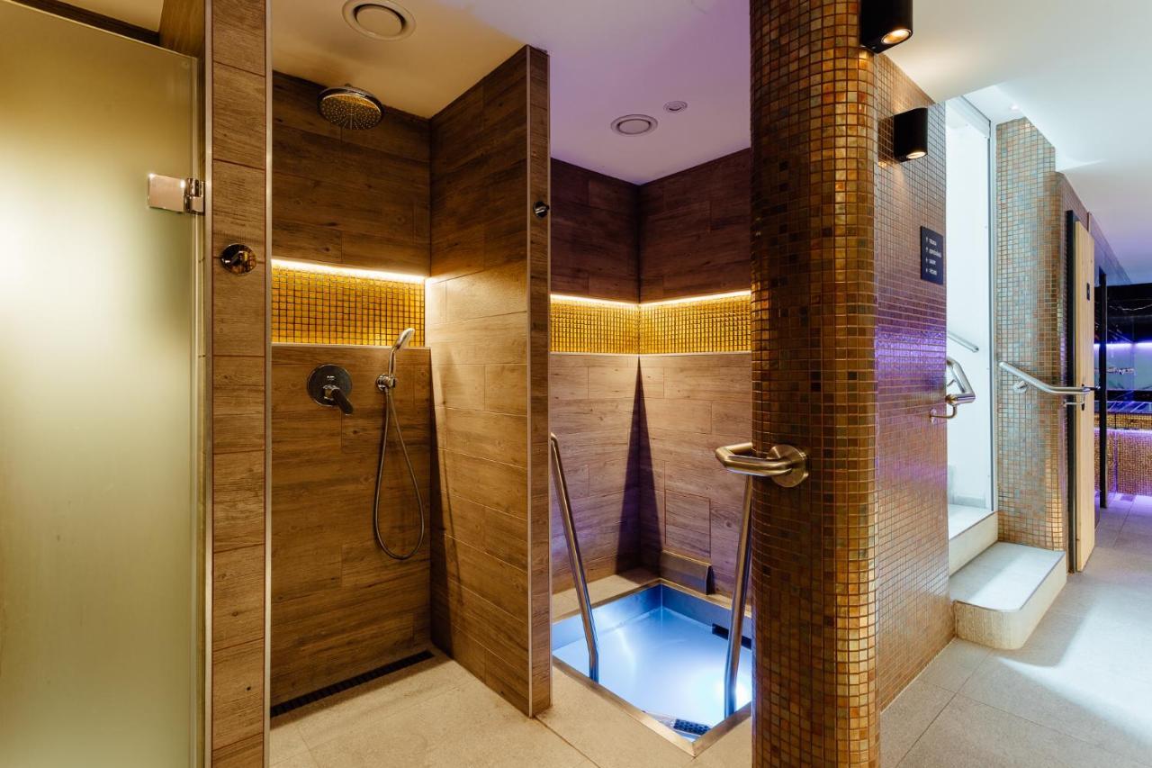 Wellness Rezort Janosikov Dvor Zázrivá Esterno foto