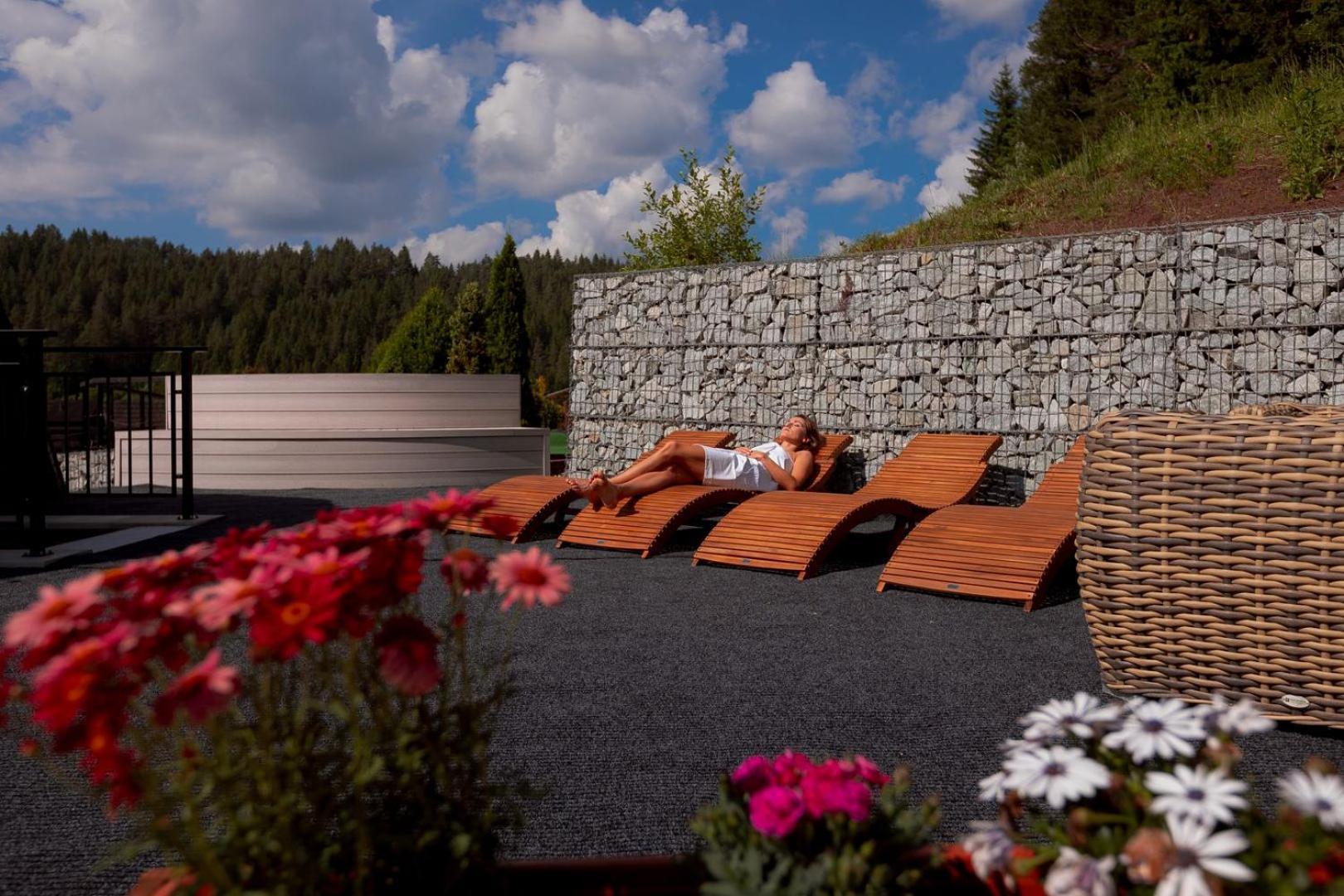 Wellness Rezort Janosikov Dvor Zázrivá Esterno foto