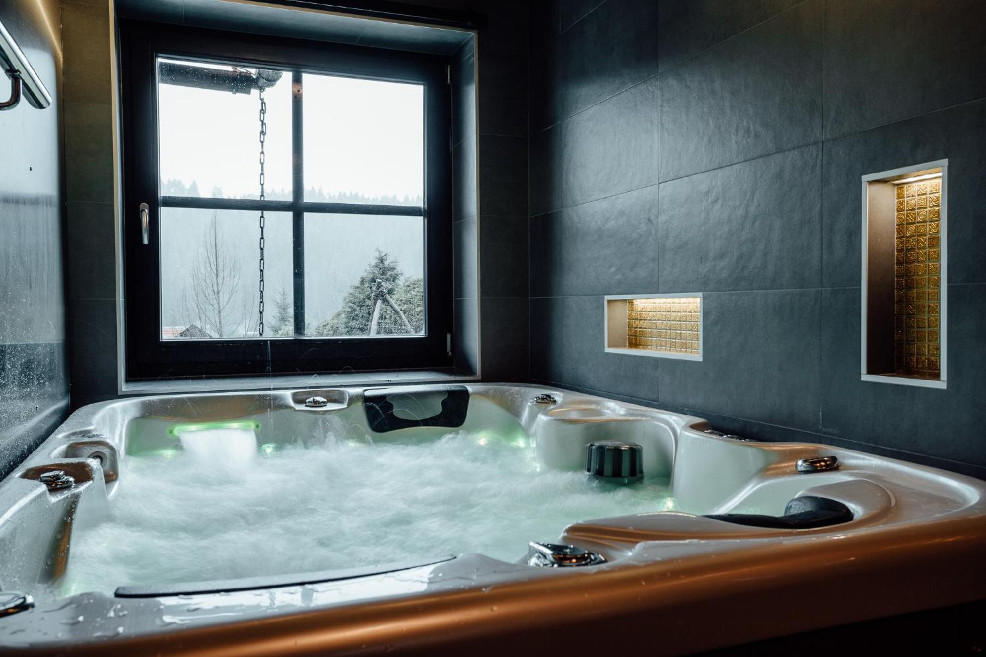 Wellness Rezort Janosikov Dvor Zázrivá Esterno foto