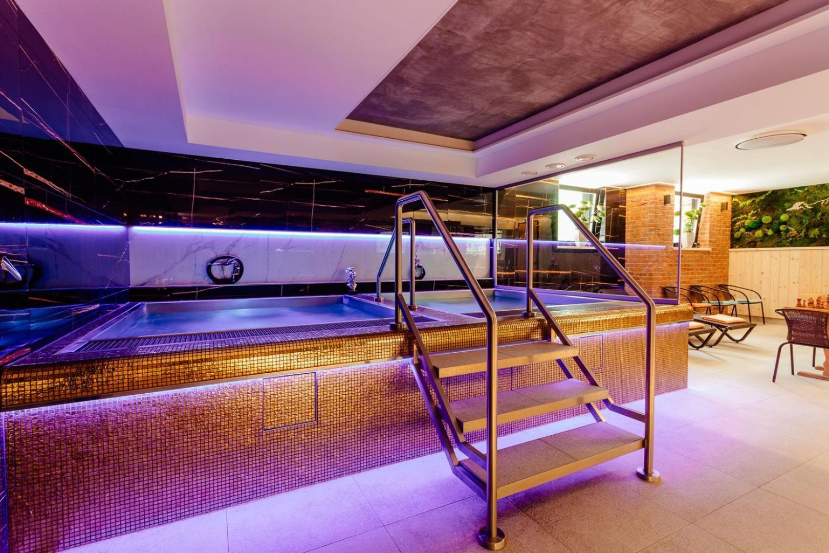 Wellness Rezort Janosikov Dvor Zázrivá Esterno foto